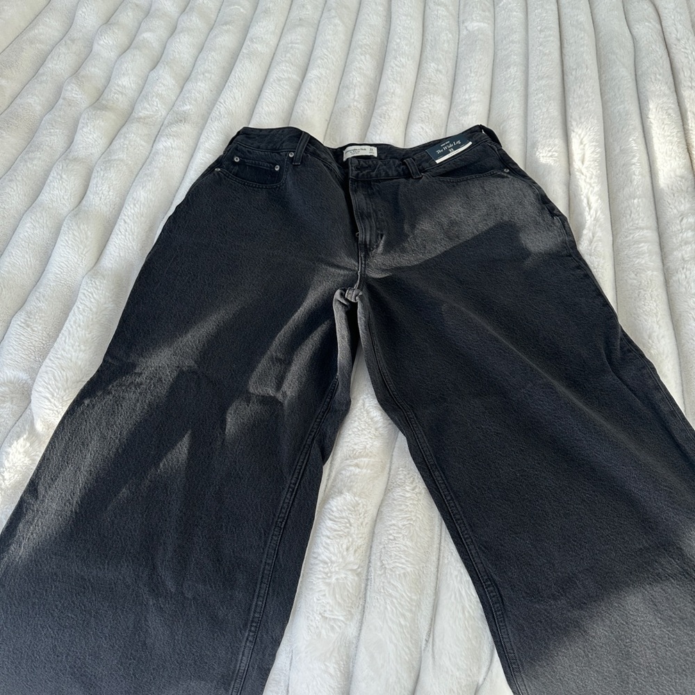 Women’s Abercrombie and Fitch Black Wide Leg Jeans
